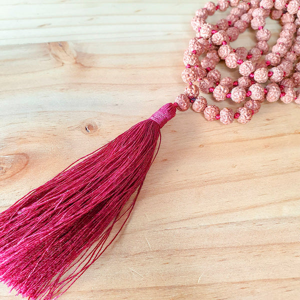 Mala de Rudraksha y Pómulo Rojo<br>Protección y Vitalidad 🔴
