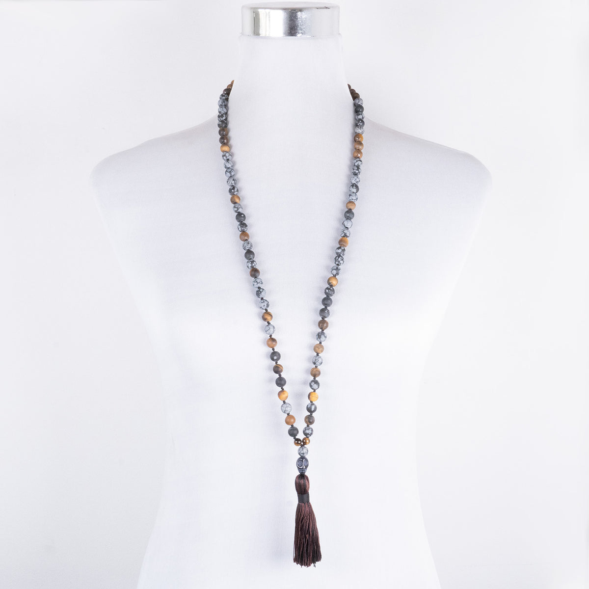 Collar de jaspe y ojo de tigre con detalle cráneo