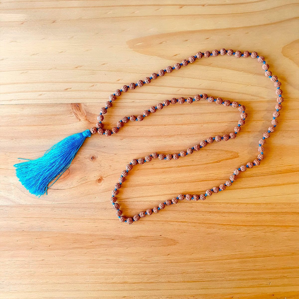 Mala de Rudraksha y Pómulo Azul<br>Calma y Expansión Interior 🔵