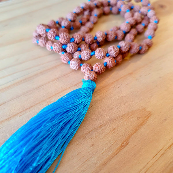 Mala de Rudraksha y Pómulo Azul<br>Calma y Expansión Interior 🔵