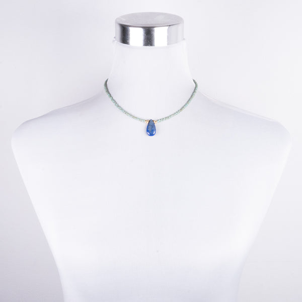 Collar con Colgante de Lapislázuli en forma de gota