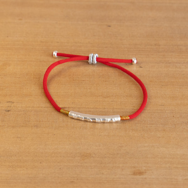 Pulsera con Hilo rojo y plata - Om Mani Padme Hum
