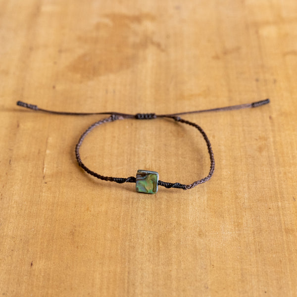 Pulsera de Abulón Natural <br> Serenidad y Conexión