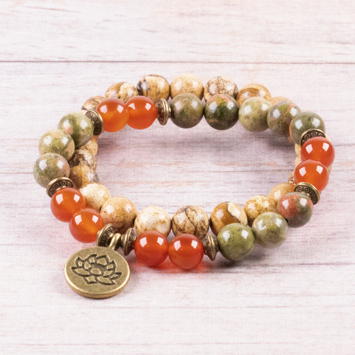 Conjunto de pulsera de Cornalina con colgante de Loto