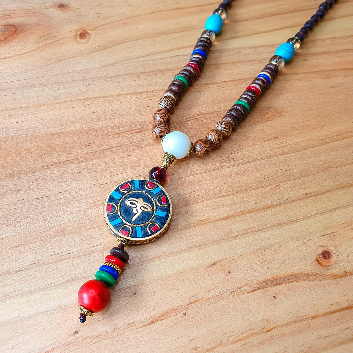 Collar Nepalí de Madera - Ojos de Buda