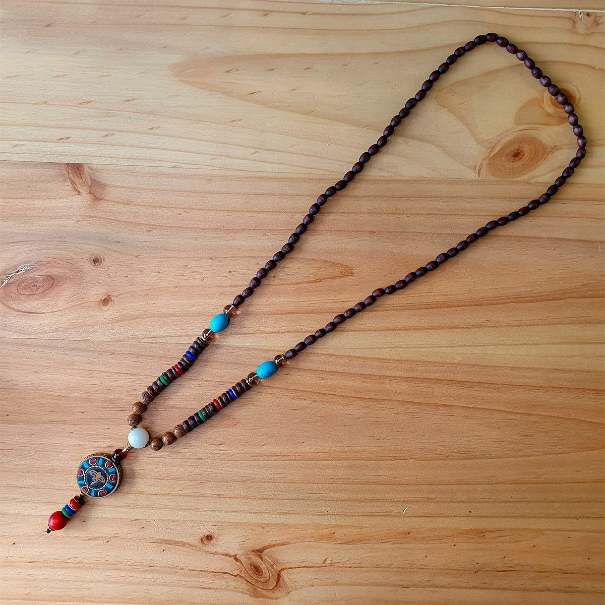 Collar Nepalí de Madera - Ojos de Buda