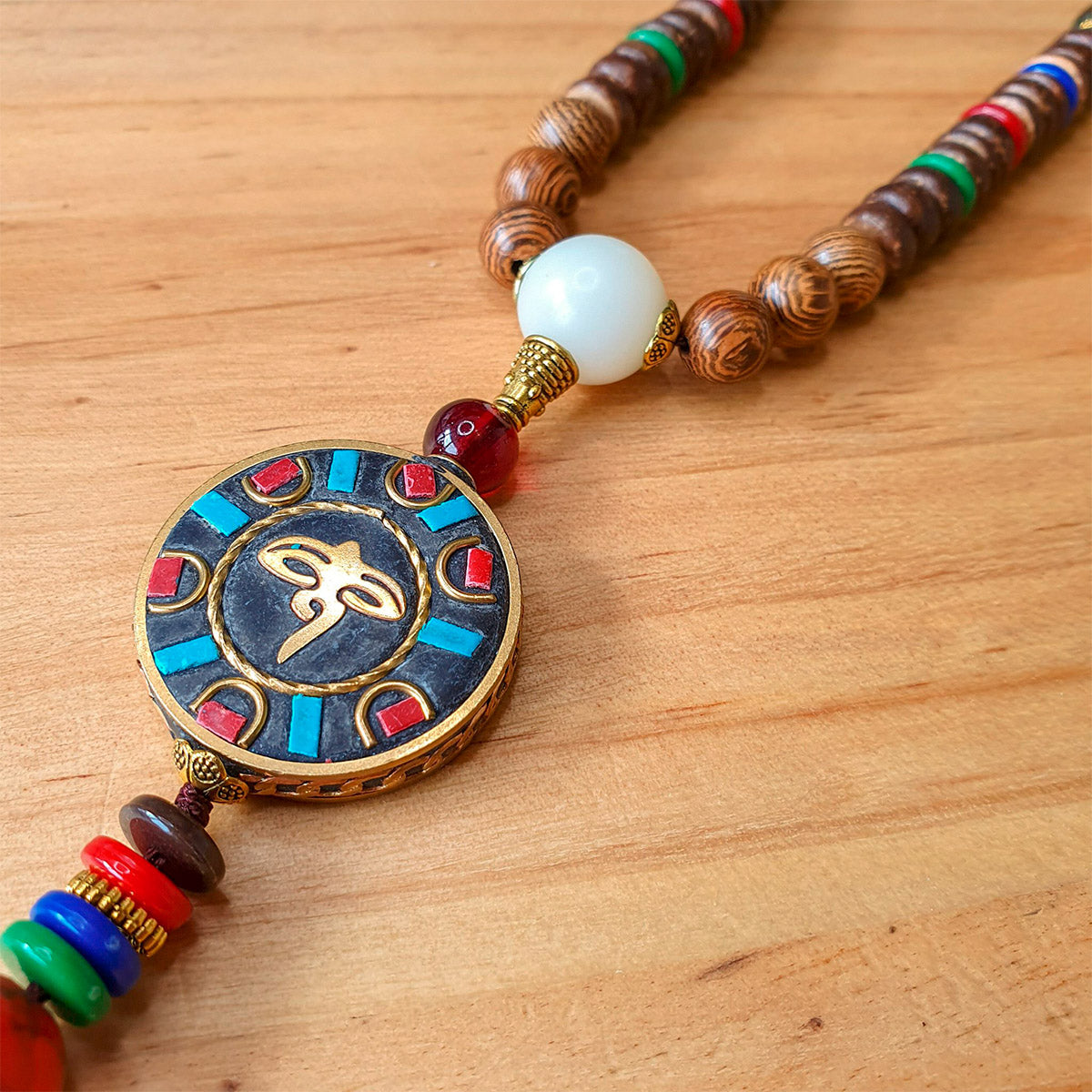 Collar Nepalí de Madera - Ojos de Buda