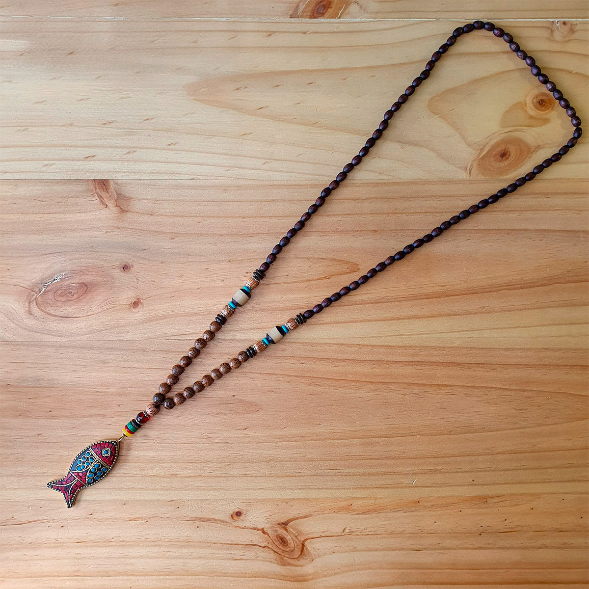 Collar Nepalí de Madera - Pez de la plenitud