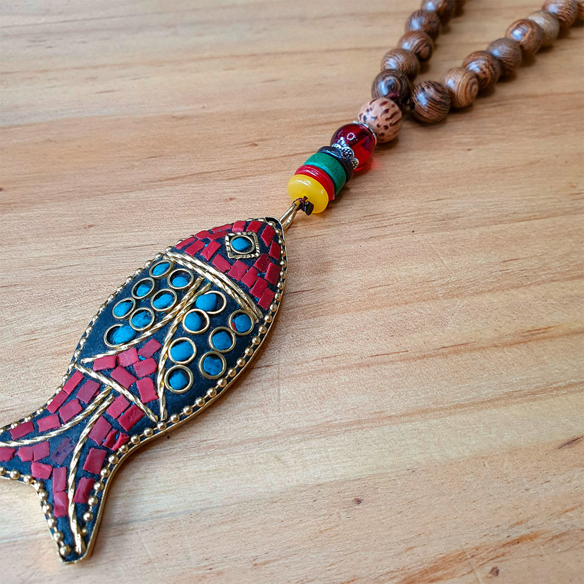 Collar Nepalí de Madera - Pez de la plenitud