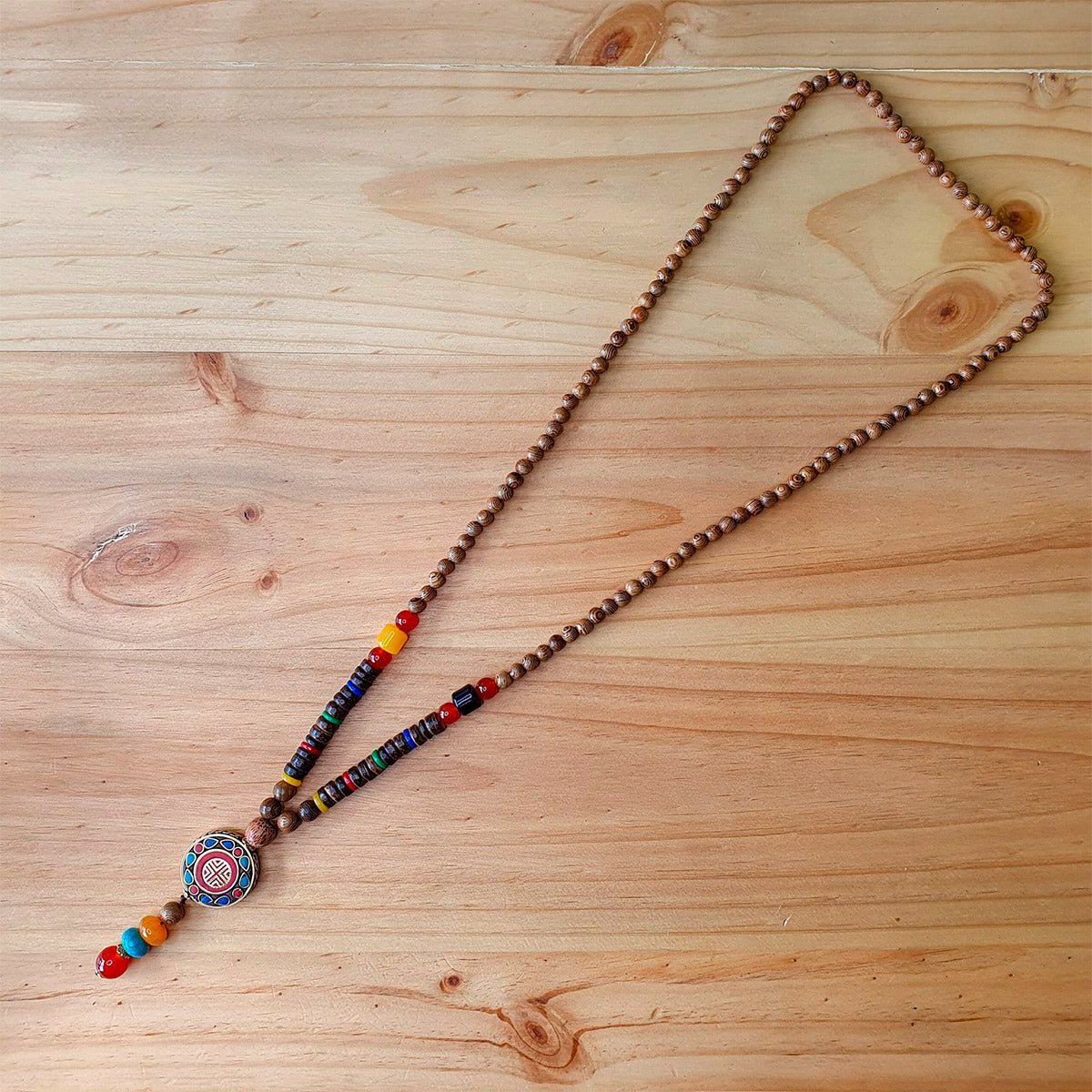 Collar Nepalí de Madera - Patrón Tradicional