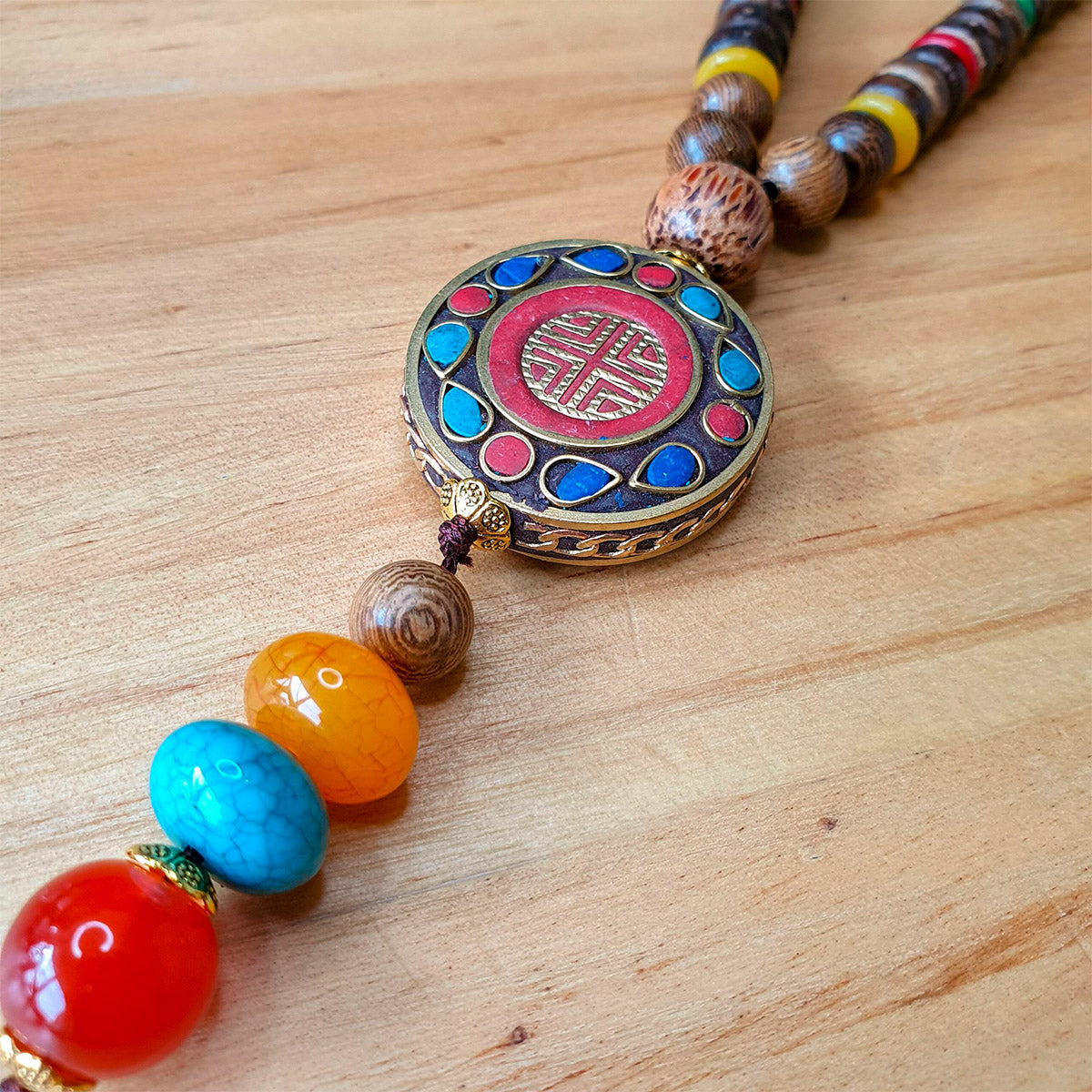 Collar Nepalí de Madera - Patrón Tradicional